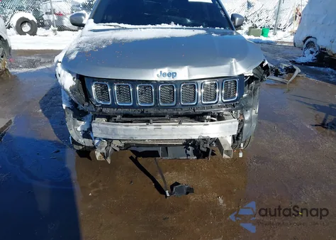 2021 Jeep Compass Latitude 4X4 z USA, uszkodzony, nr VIN 3C4NJDBB4MT548018